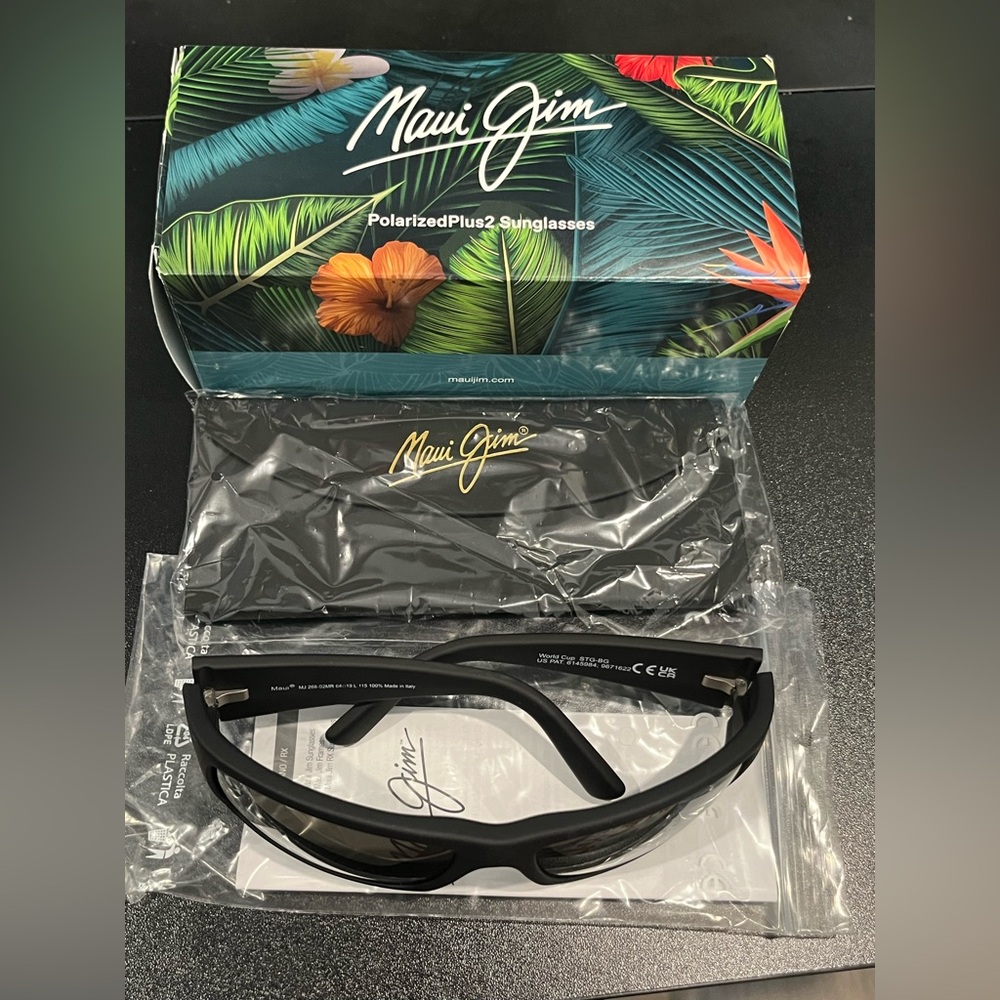 NWT Maui Jim Black WORLD CUP Sunglasses - large
